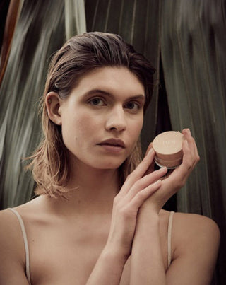 Természetes, árpa arcpúder, mely rögzíti és mattítja a Paese sminket - 3