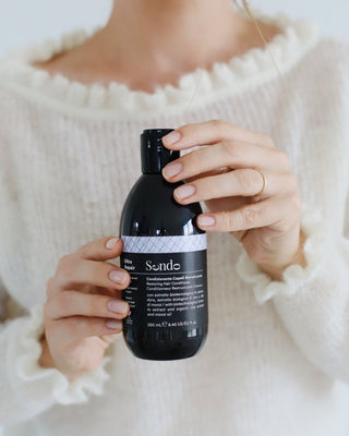 Erősen újjáépíti az Ultra Repair kondicionálót Sendo kondicionáló a sérült hajra - 2