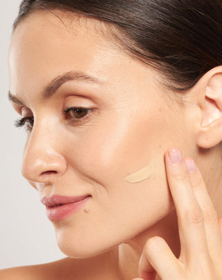 Hidratáló BB arckrém SPF 50-nel, hialuronsavval és C-vitaminnal, 01 Ivory árnyalat - Nutridome