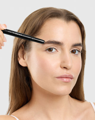 A Nutridome bronz szemöldökviasszal, ricinusolajjal és lamináló hatással. - 2