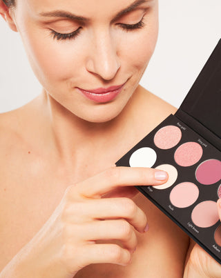 10 tartós szemhéjfestékből álló paletta klasszikus árnyalatokban - Basic Eyeshadow Palette Nutridome