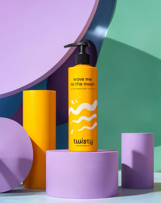 Humektáns kondicionáló göndör hajra aloe verával, tejsavval, panthenollal a Twisty-től