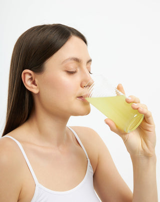 Hal kollagén 5000 mg ivópor a szép bőrért, hajért, körömért és egészséges ízületekért glükozaminnal és C-vitaminnal Mel Skin - 2