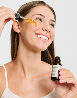 Revitalizáló arcszérum C-vitaminnal, A-vitaminnal és E-vitaminnal Mel Skin