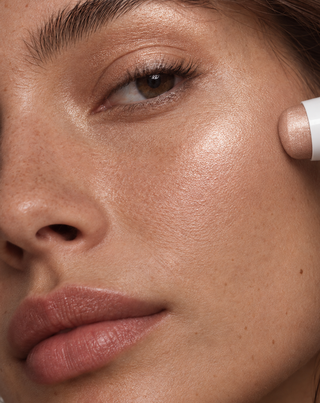Smink- és kontúrkészlet az arcra: bronzer, pirosító és highlighter stiftben, Nutridome
