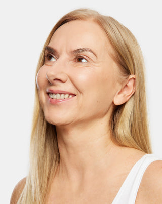Aggie emelő hatású arcpakolás, makadámia-olajjal és E-vitaminnal, az 50 év feletti arcbőrre - 3